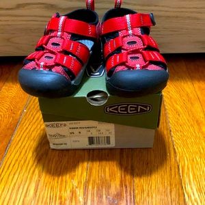 NEW Keen kid’s Sandals, size 6